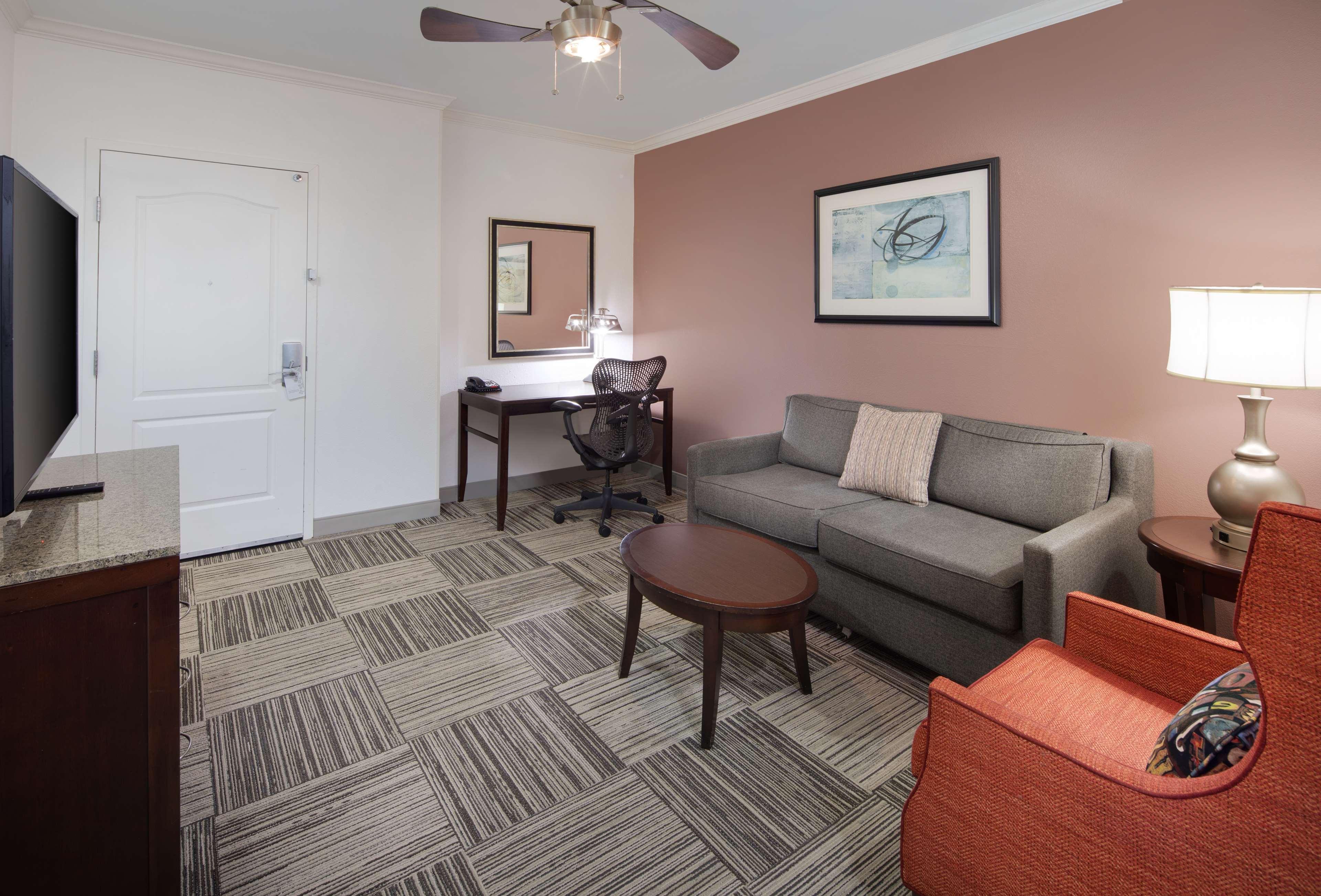 Hilton Garden Inn Tyler Bagian luar foto