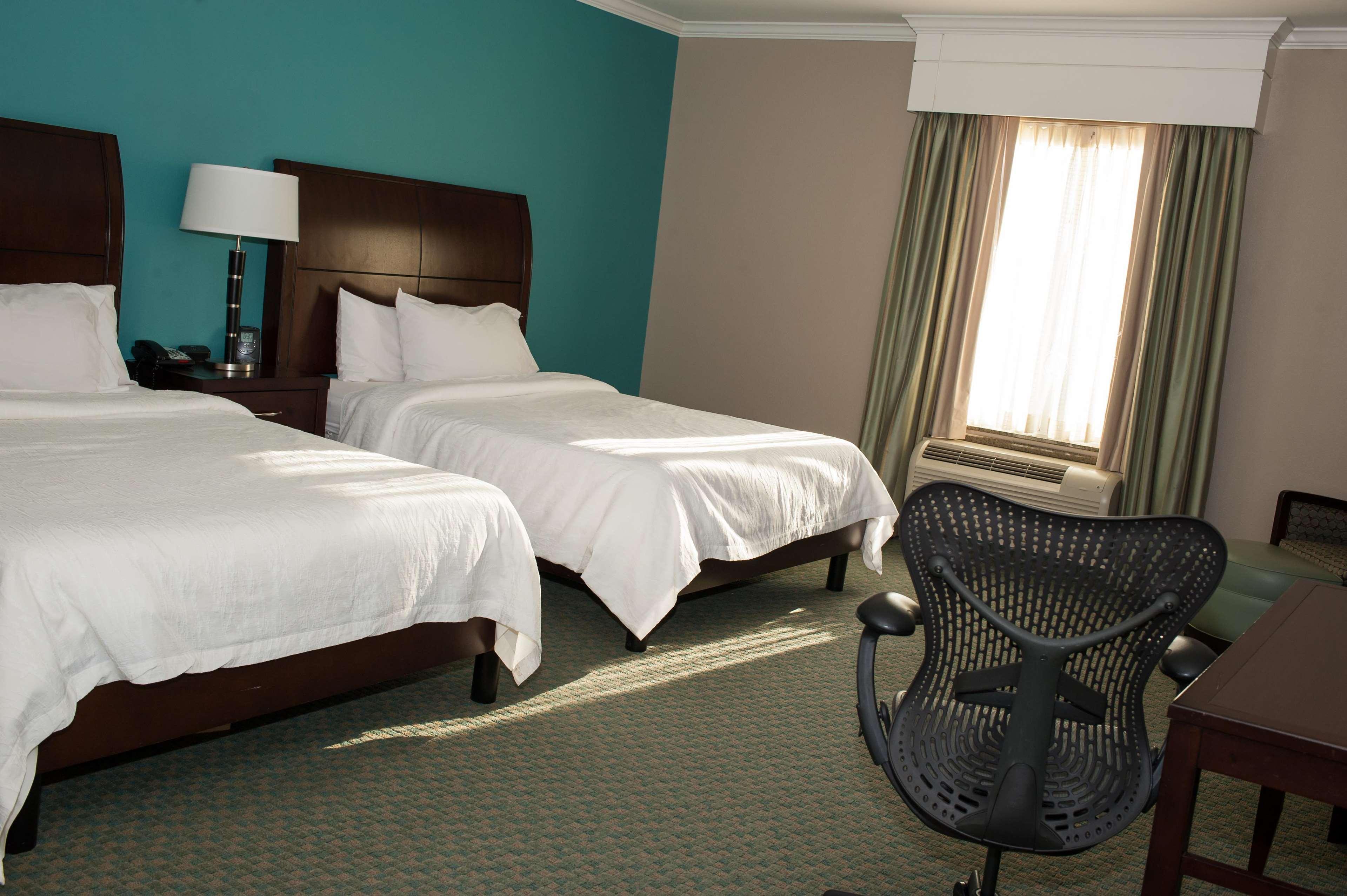 Hilton Garden Inn Tyler Bagian luar foto