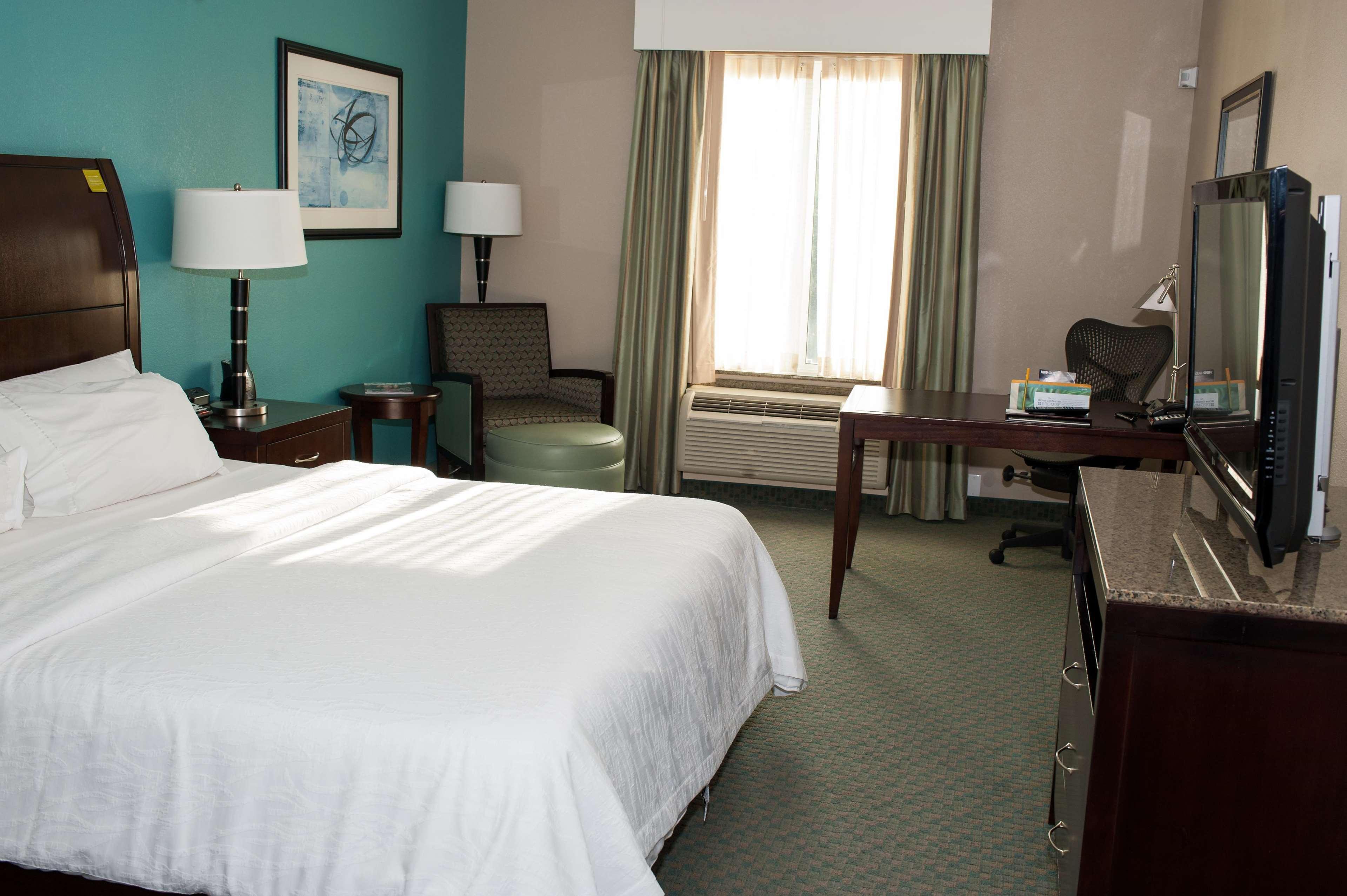 Hilton Garden Inn Tyler Bagian luar foto