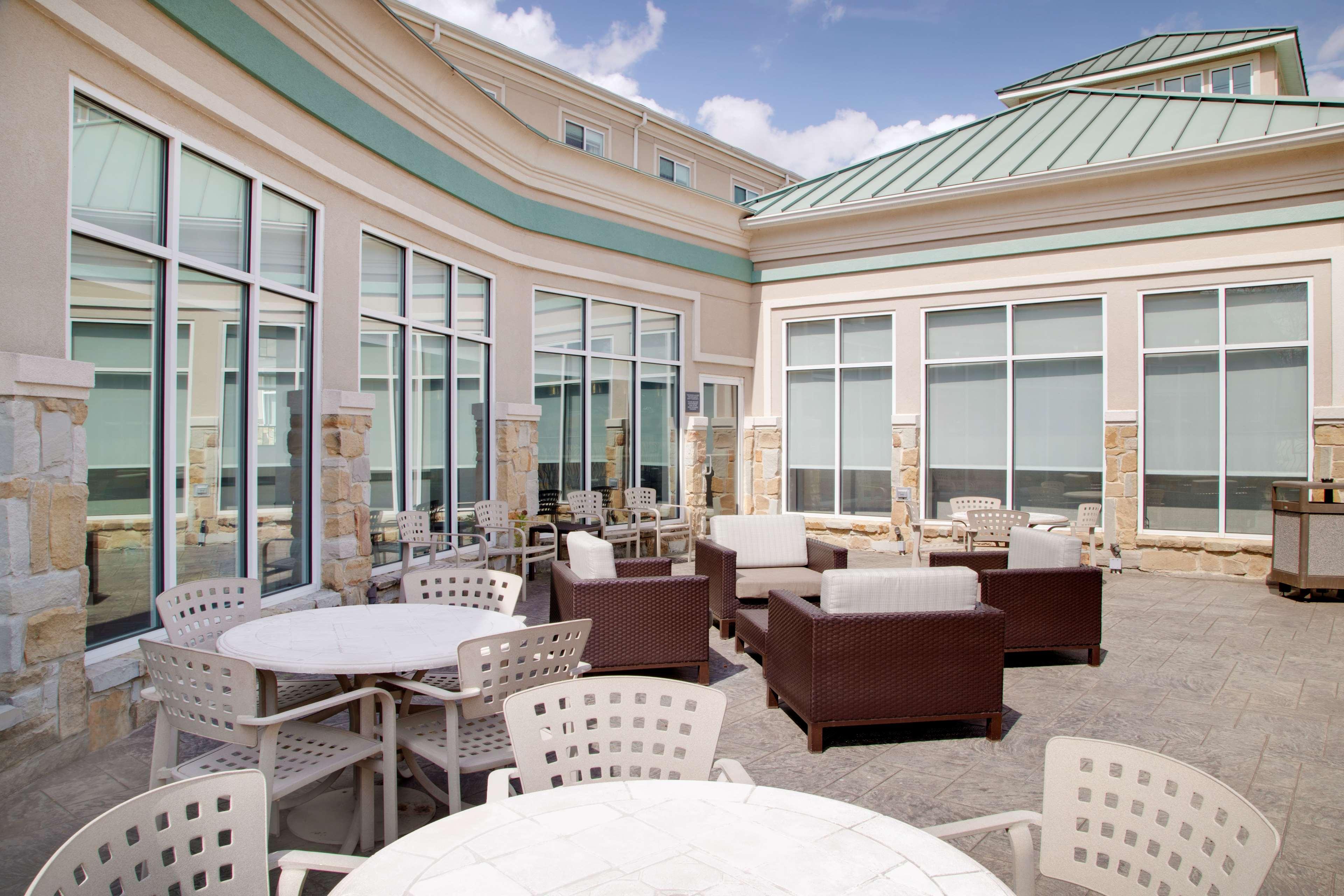 Hilton Garden Inn Tyler Bagian luar foto