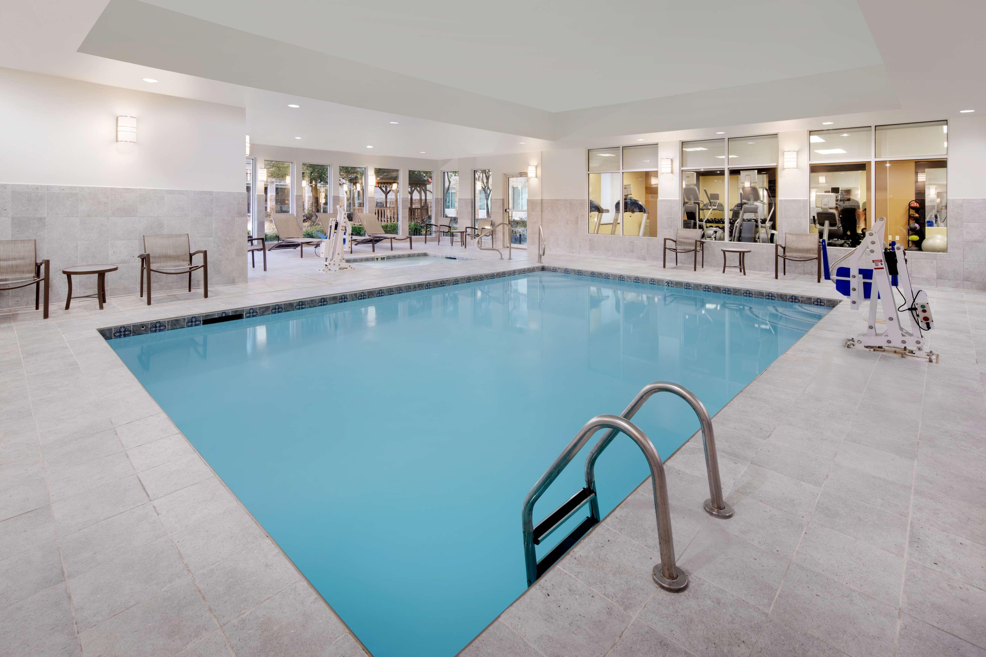 Hilton Garden Inn Tyler Bagian luar foto
