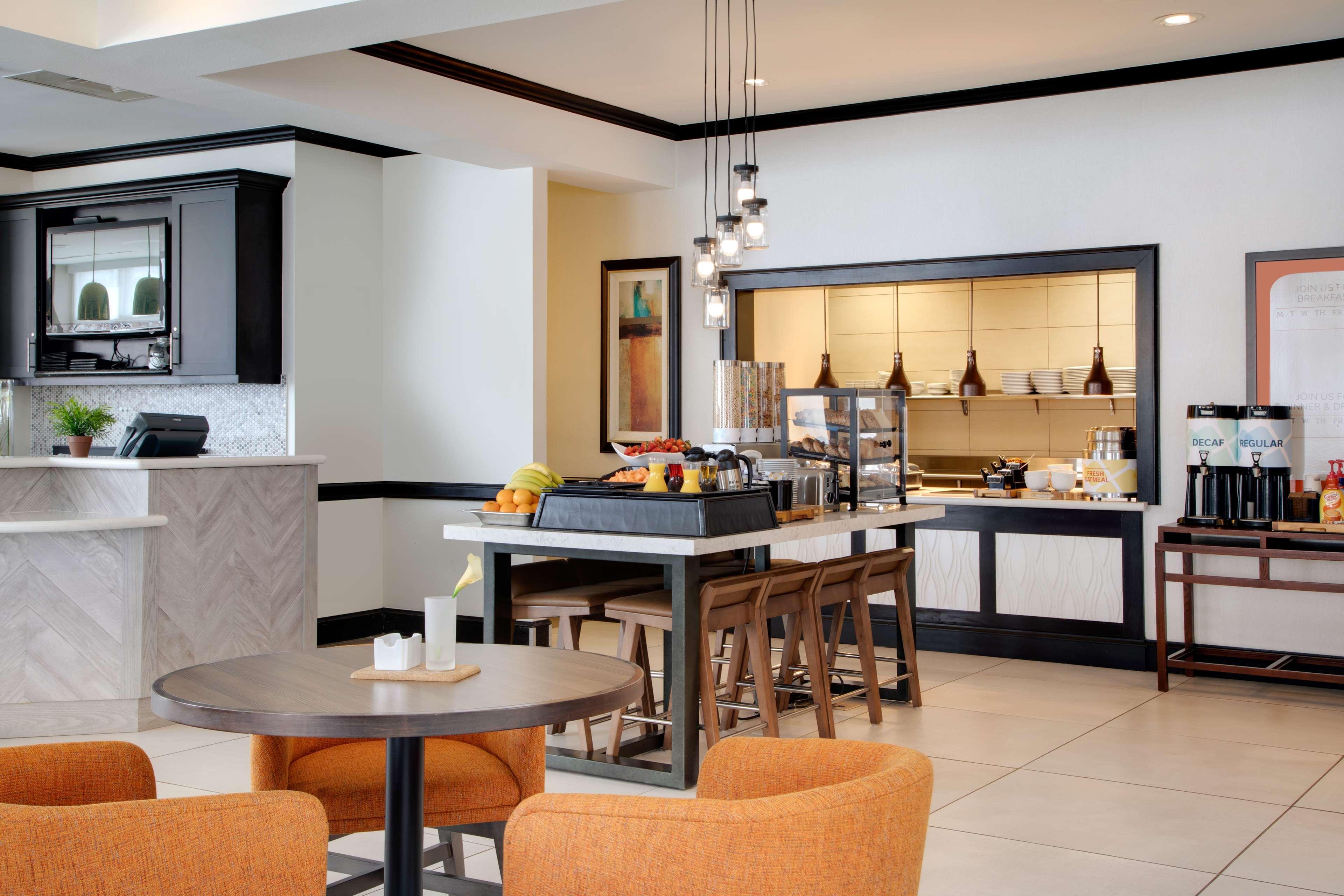 Hilton Garden Inn Tyler Bagian luar foto