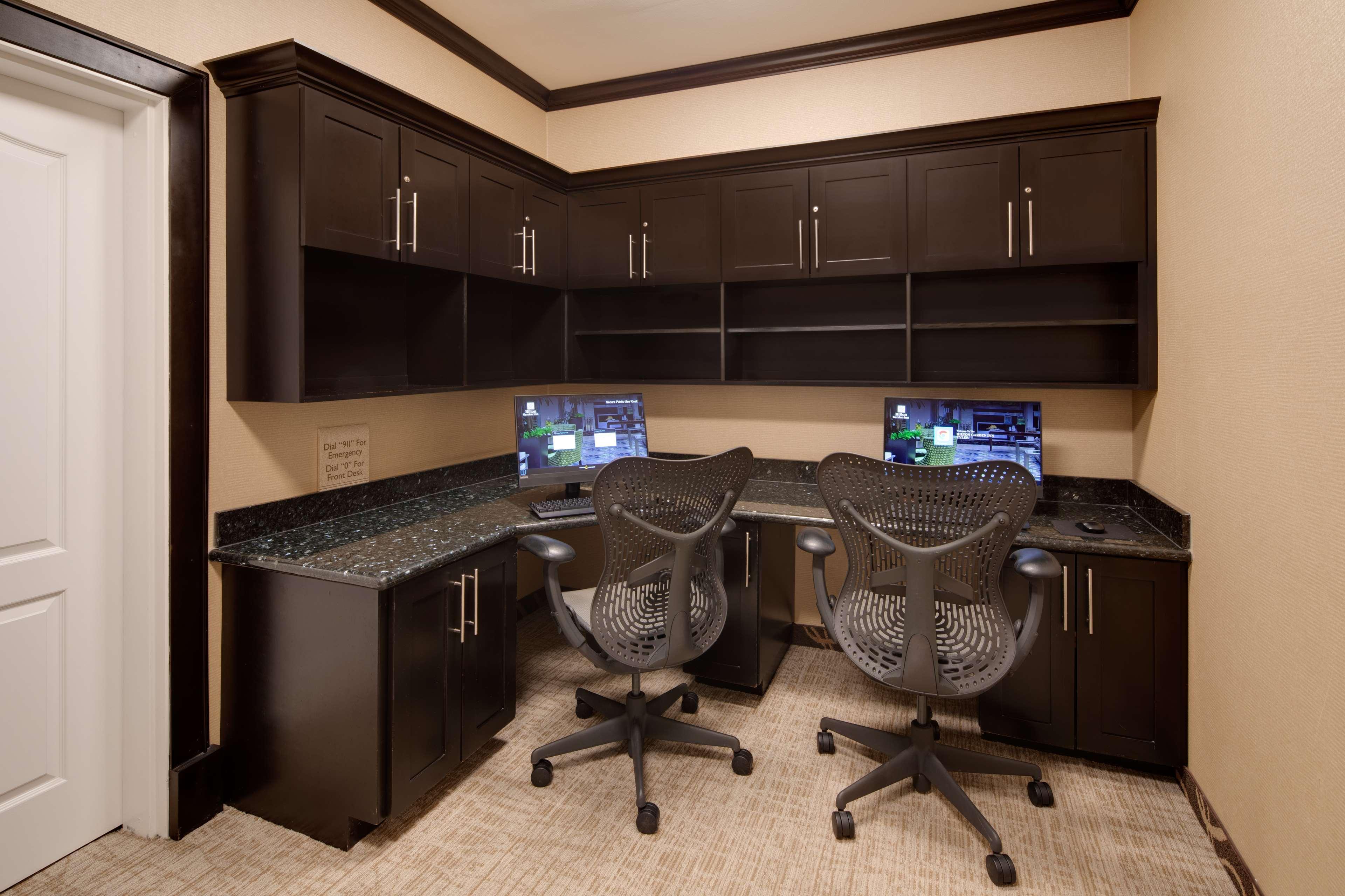 Hilton Garden Inn Tyler Bagian luar foto