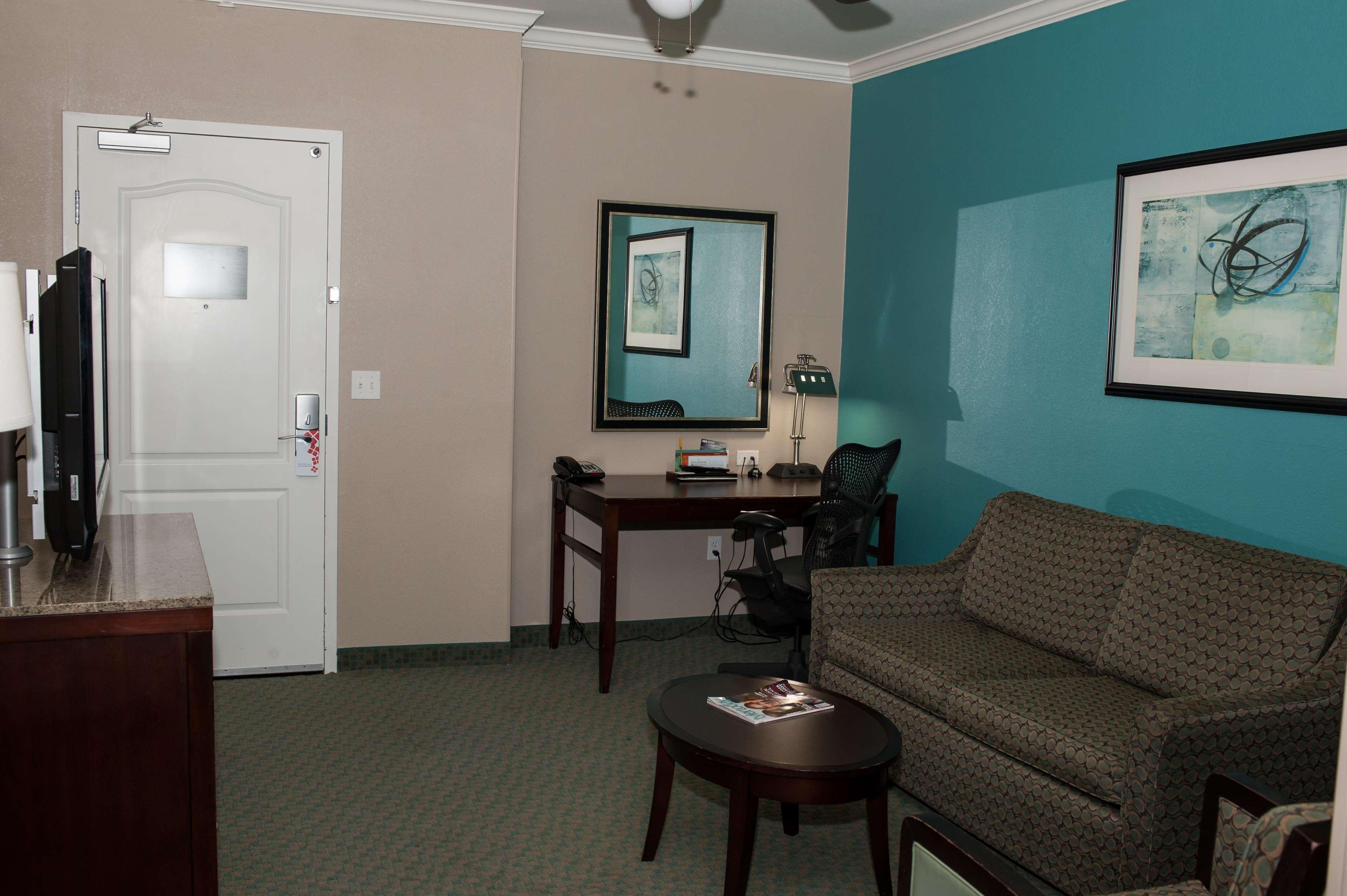 Hilton Garden Inn Tyler Bagian luar foto