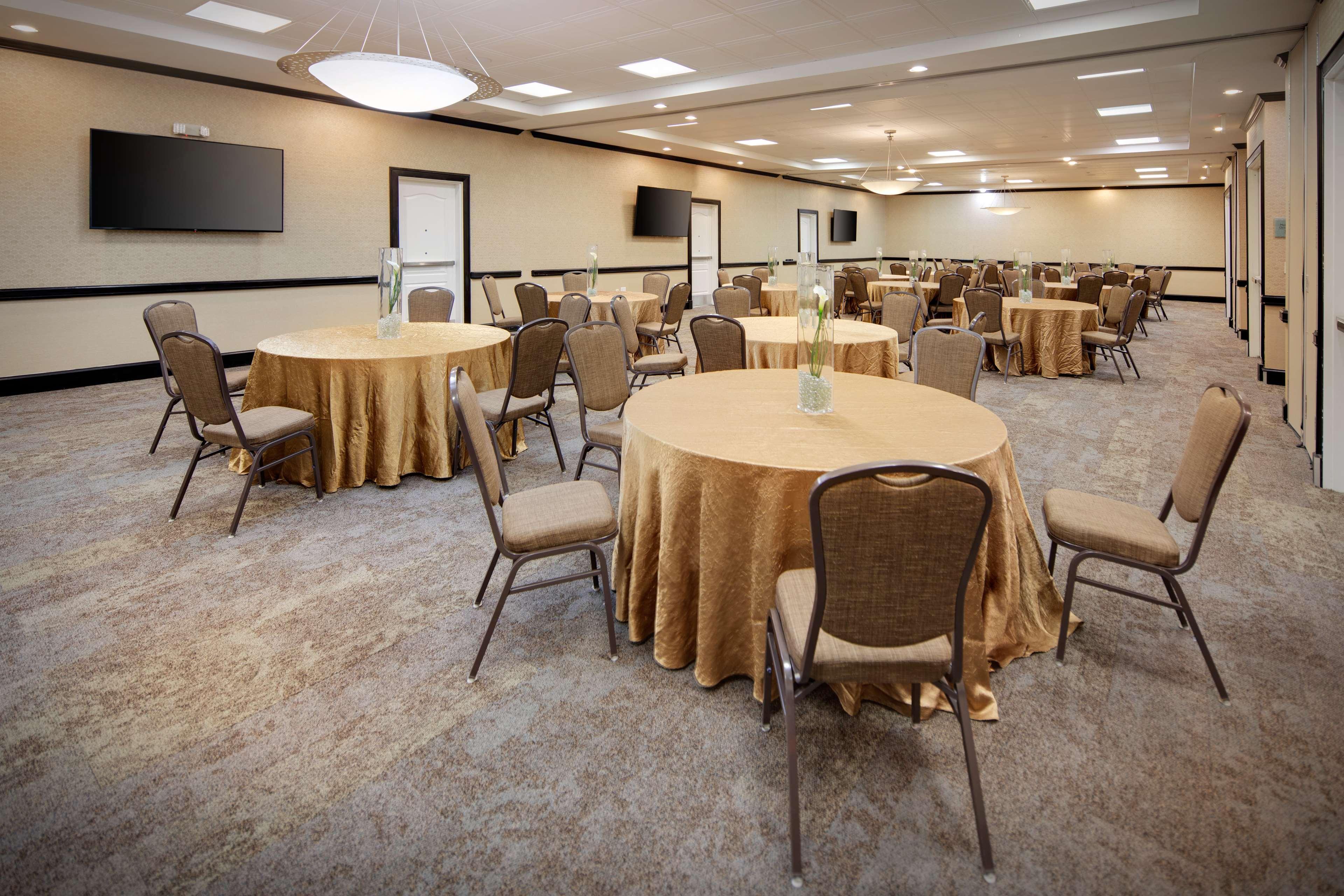 Hilton Garden Inn Tyler Bagian luar foto